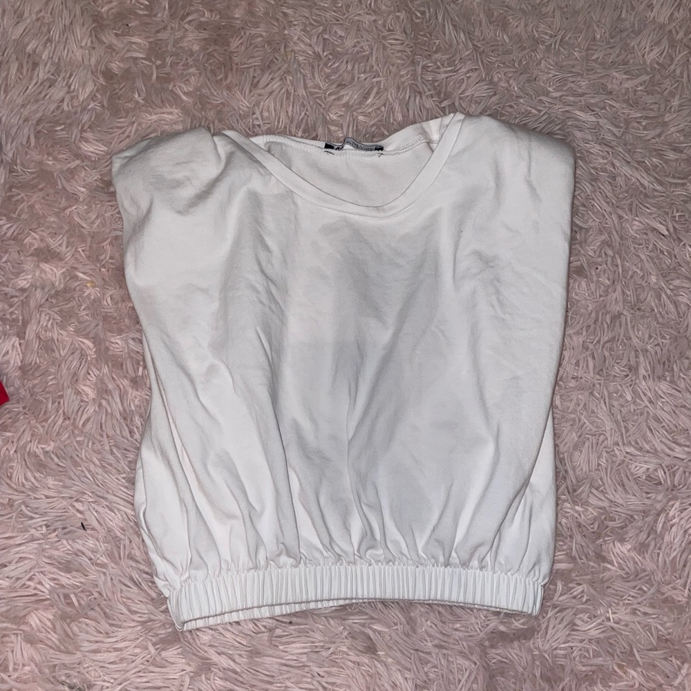 Shoulder pad crop top